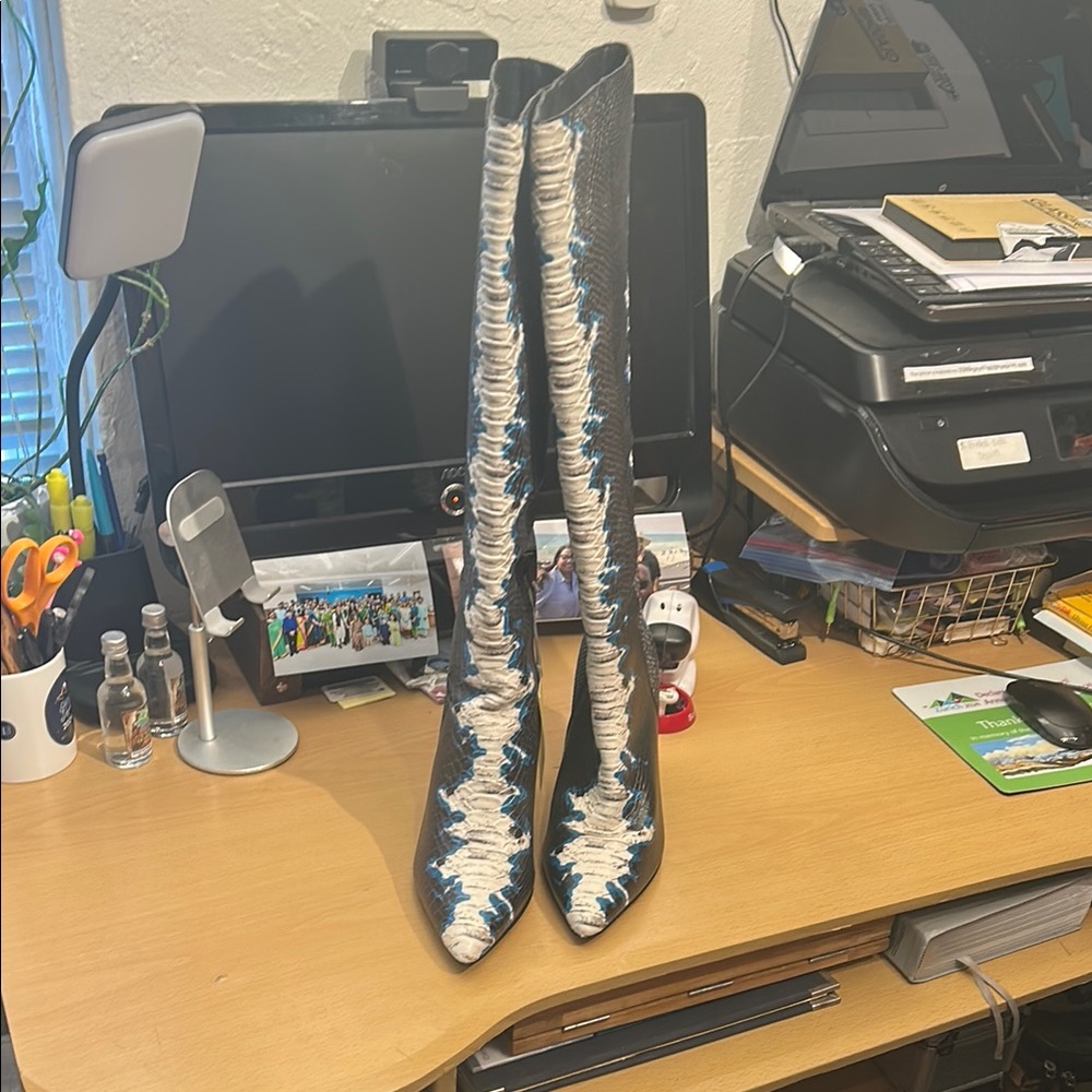 Brand New Funky Leather Gianni Bini Black/Blue & White Heeled Boots Sz 11M